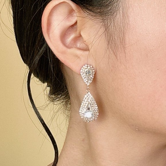 Gold Tone Bridal Teardrops Statement Crystal Dangle Earrings - Picture 7 of 7